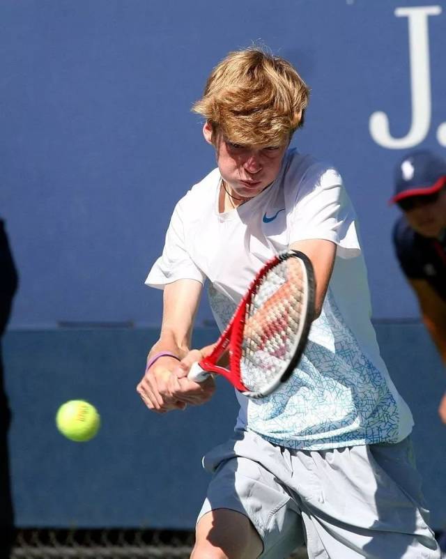 显示出球队 显示出球队