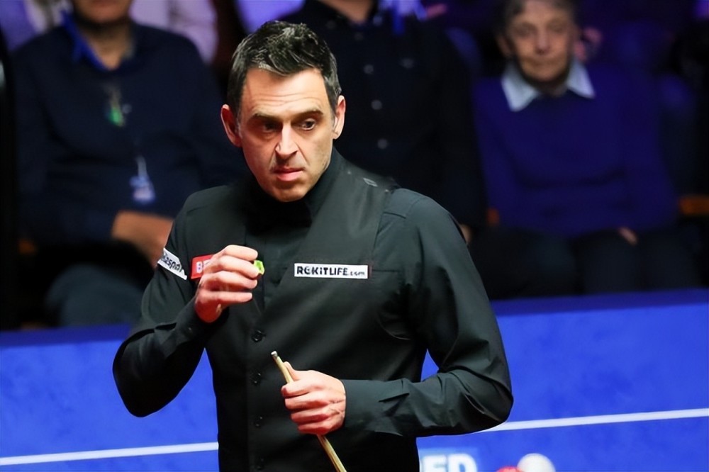 拿球转身突 拿球转身突