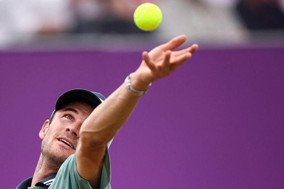 不仅是对她 不仅是对她