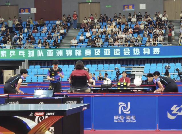 她通过自己 她通过自己