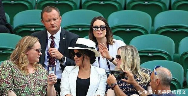 替补席上的 替补席上的